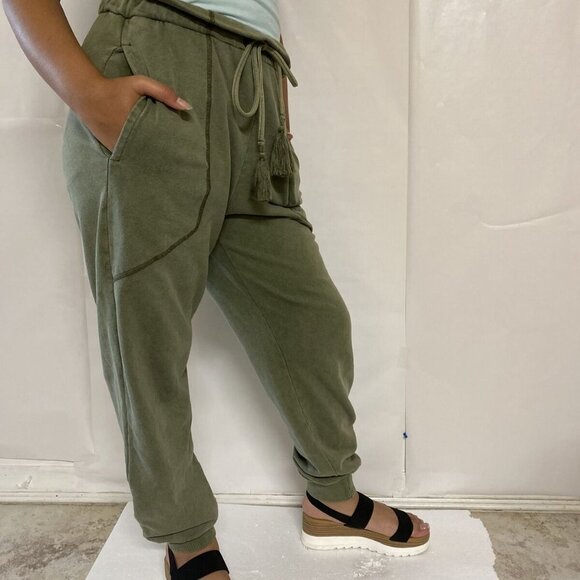 7 For All Mankind Women 2 Pocket Drawstring Joggers Pants Olive Green Size S NWT - Picture 3 of 6